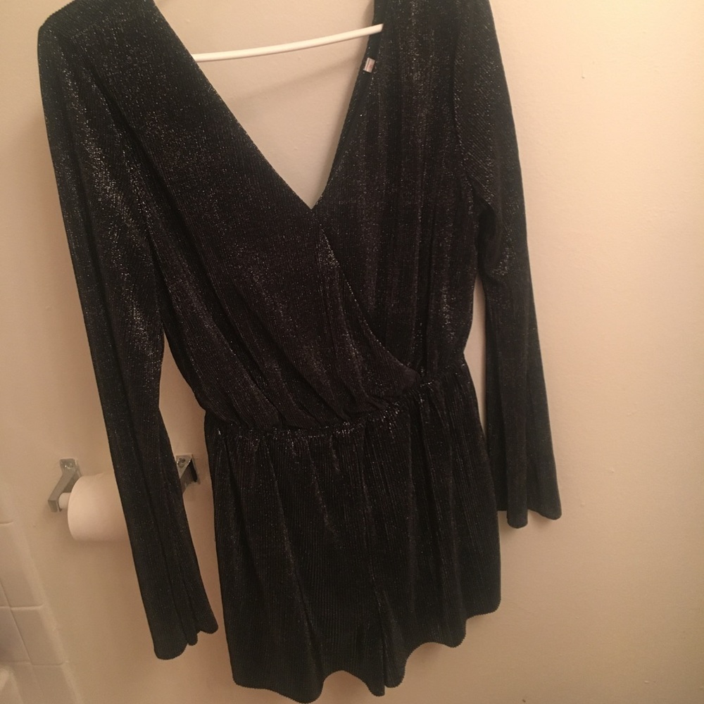 ✨NWOT Xhilaration Black Sparkle Romper✨